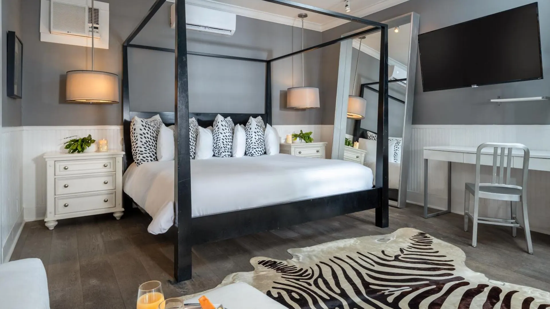 Alexander'S Guesthouse-Adult Exclusive, Lgbtq Friendly Key West Bed & Breakfast